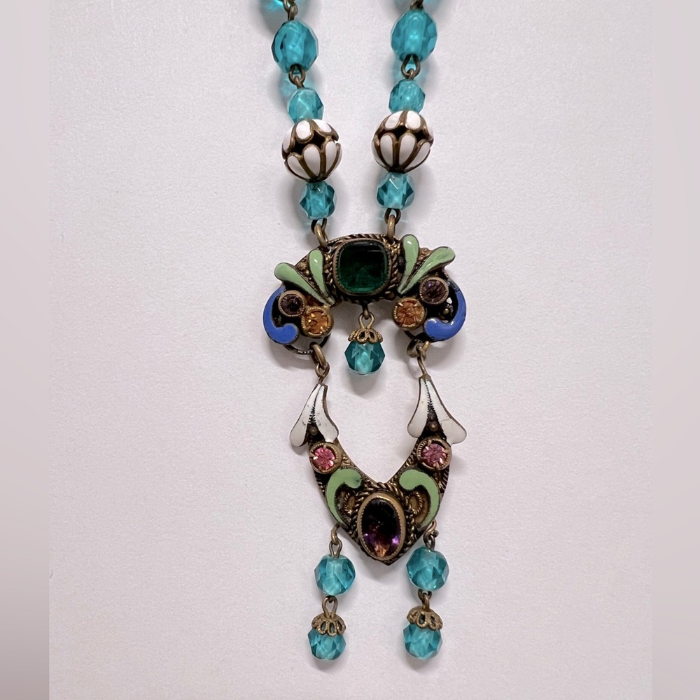 Austro-Hungarian Art Nouveau enamel, stones and glass beads decorated necklace